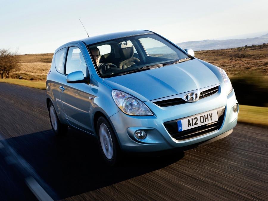  Hyundai i20 3-Door 2009 года  (UK) (фото 12 из 16)